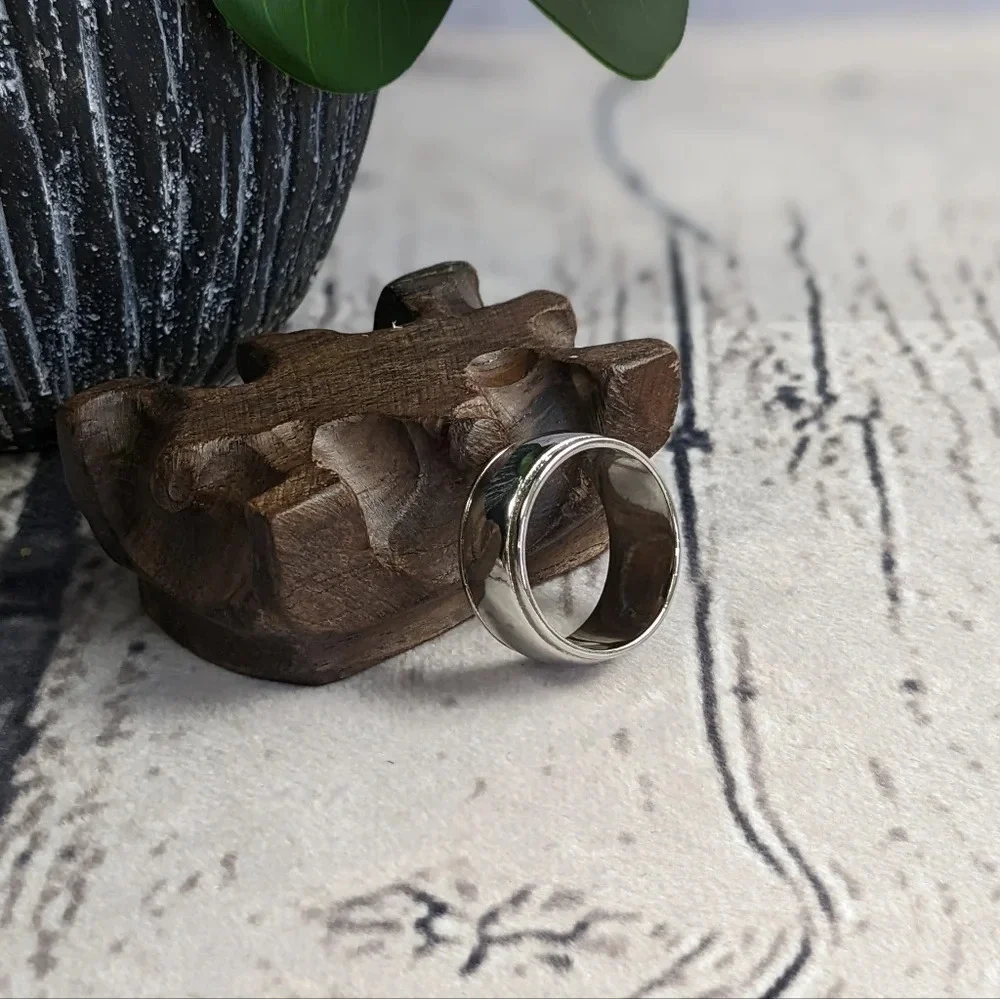 Silver color wide band thumb ring, unisex